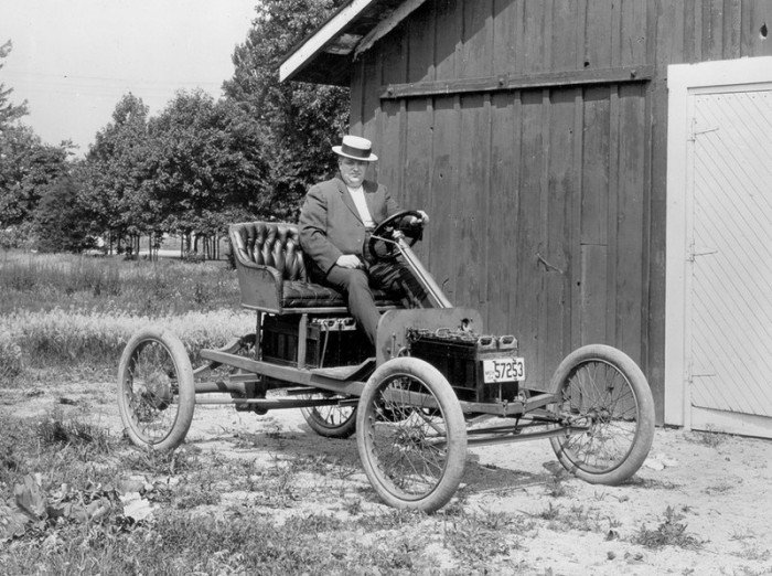 A hibrid Ford és az elektromos jövő 81