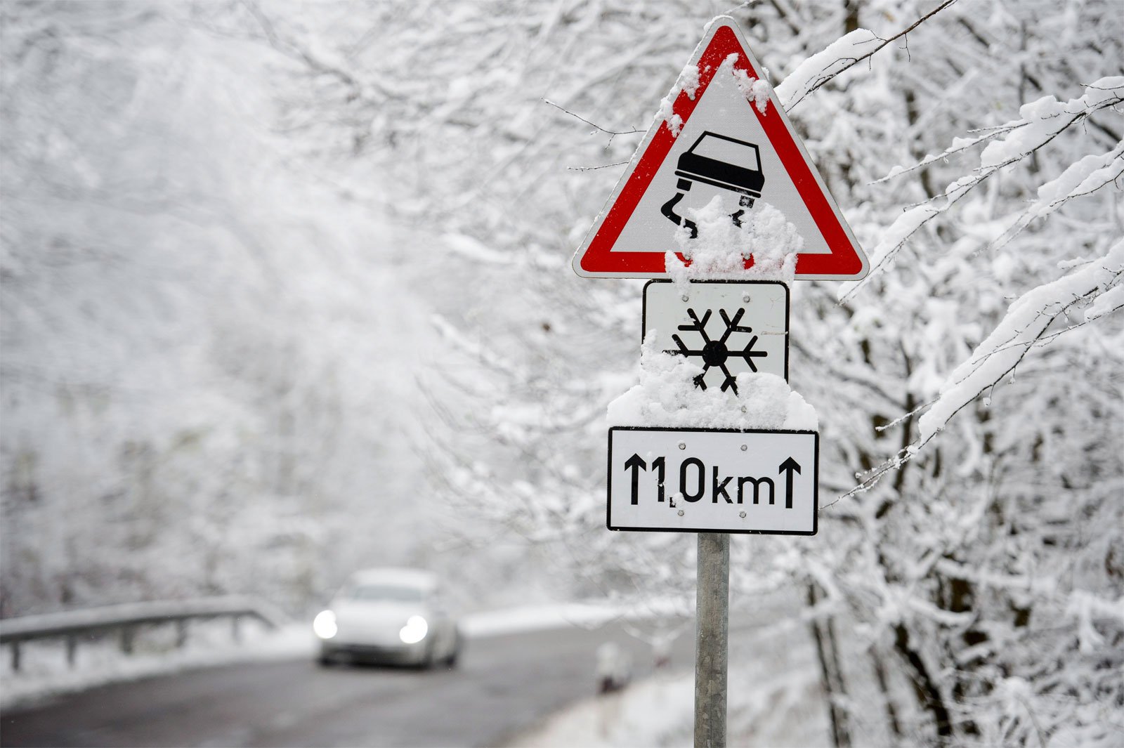 Leesett az első hó, takarítják az utakat 6