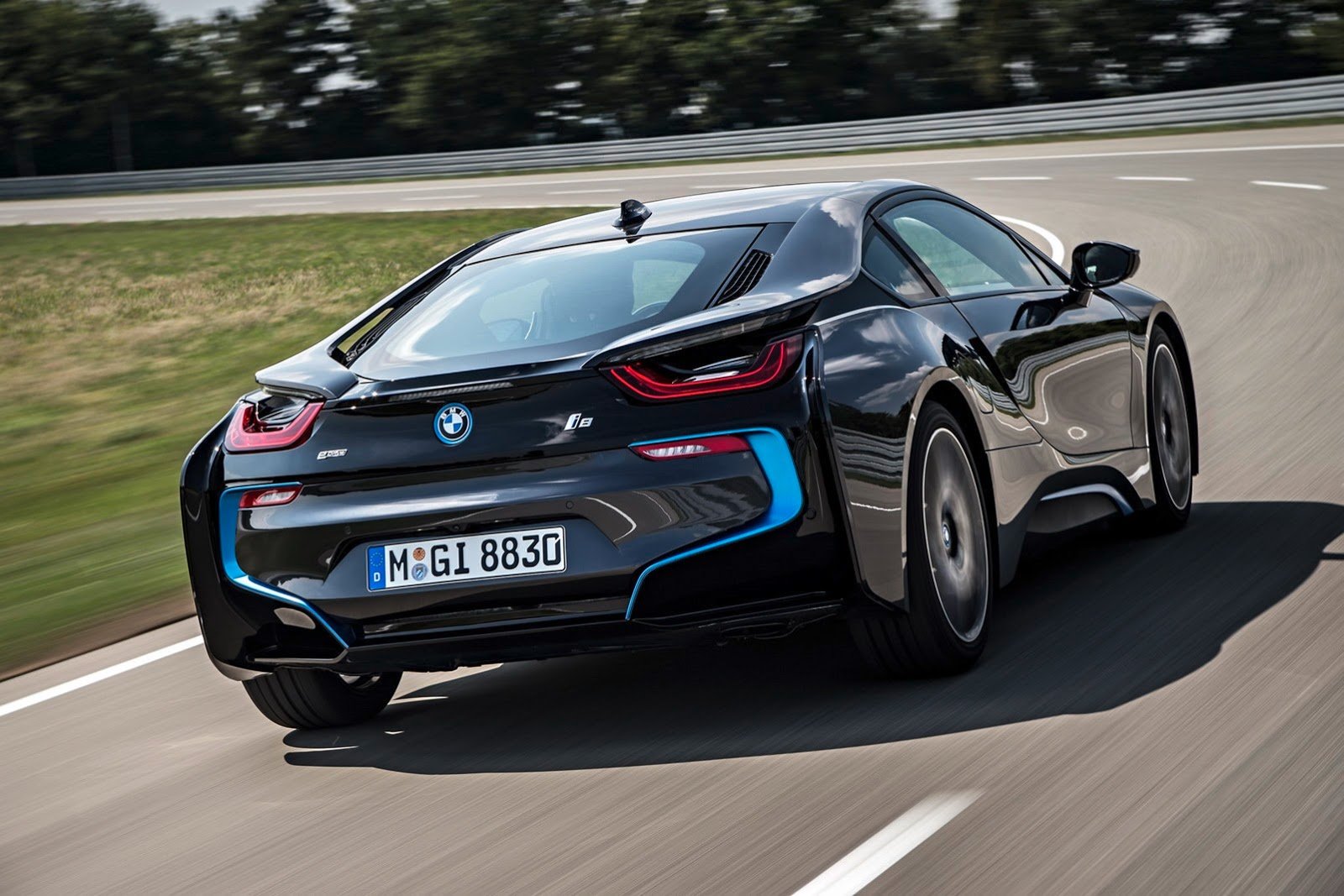 10 indok, hogy miért ne vegyél BMW i8-at 35