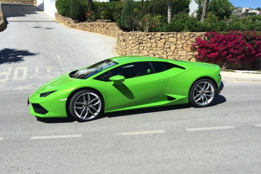 336-tal tépett az M7-esen porrá égett Lamborghini 1