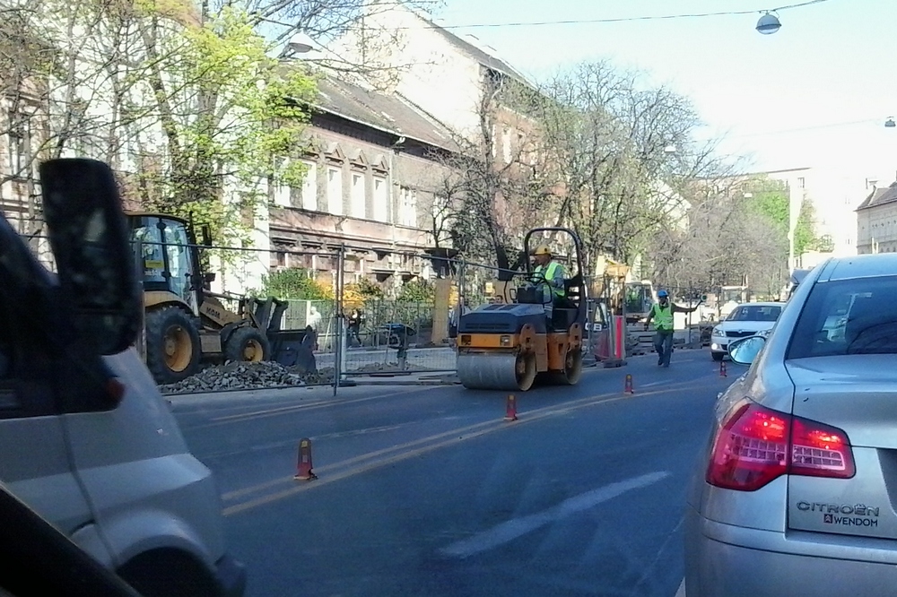 Óriásdugó hízik Budapest szívében 5