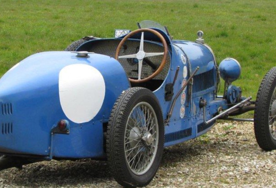 Közel 300 millióért kelt el egy 1927-es Bugatti kabrió 8