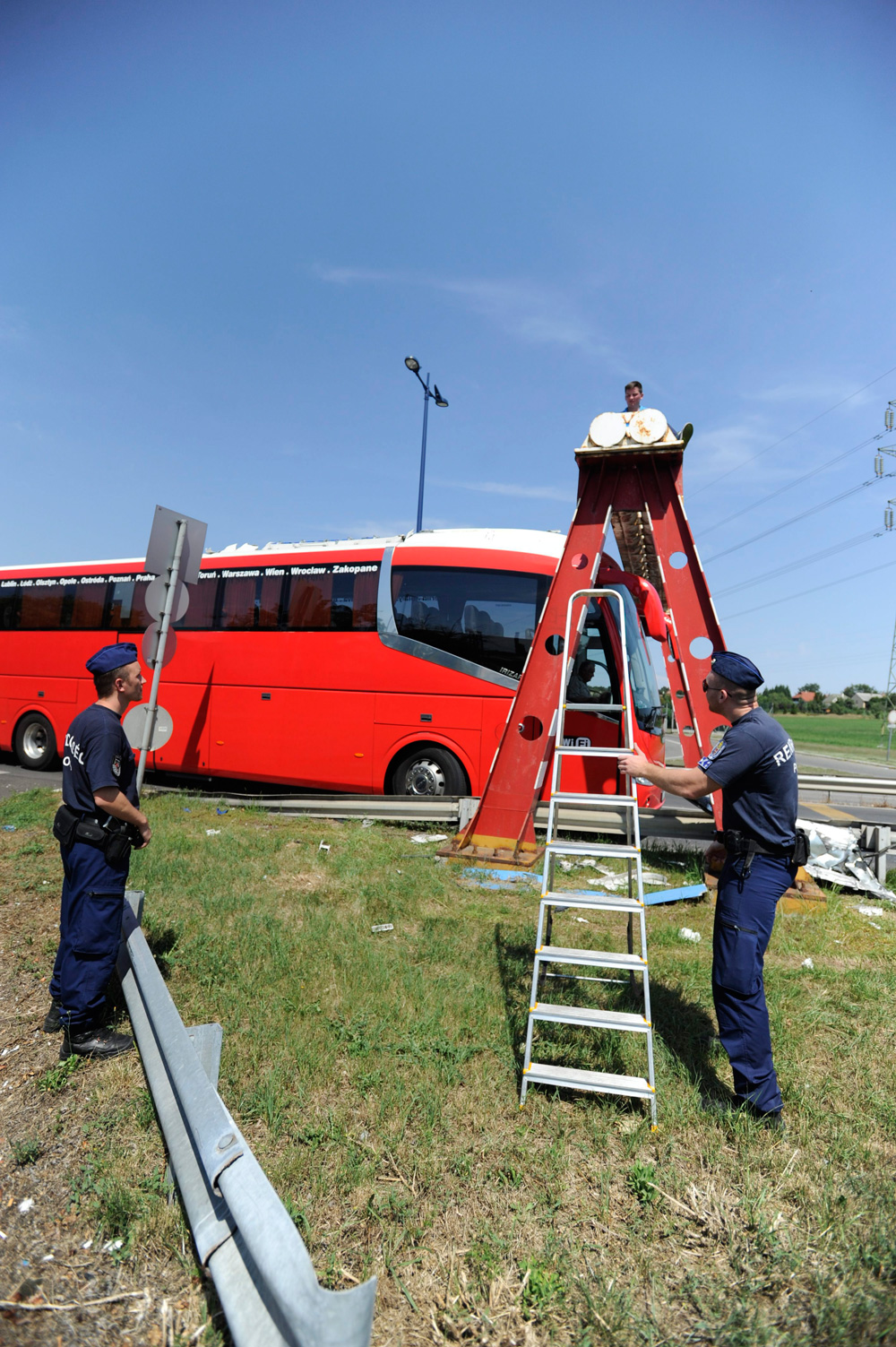 A nap képe: beszorult egy busz a ferihegyi gyorsforgalmin 1