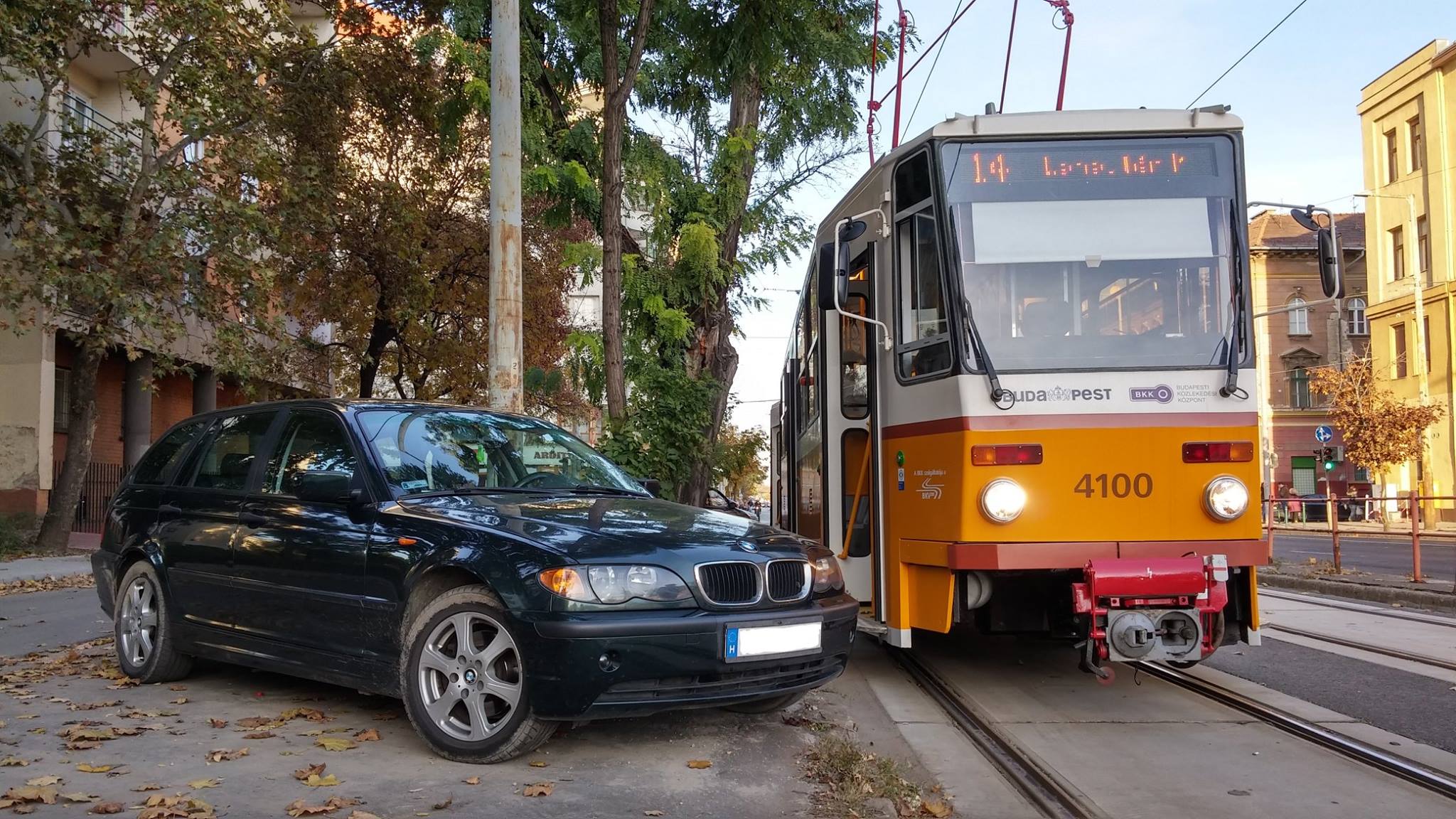 Ennek a BMW-snek már biztos csuklik az édesanyja 1